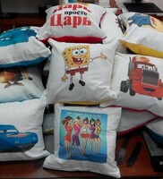 O&#39;zingizning rasmingiz yoki rasmingiz bilan yostiqlar