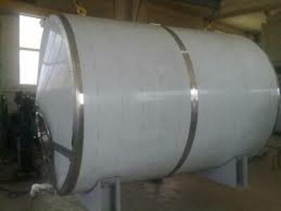 Реактор (ёмкость) из пищевой нержавеющей стали.