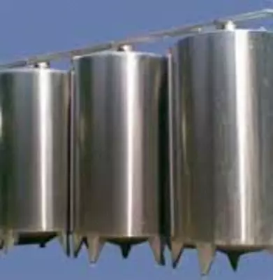 Бак (ёмкость), выполнен из пищевой нержавеющей стали