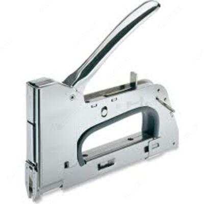 Mebel stapler