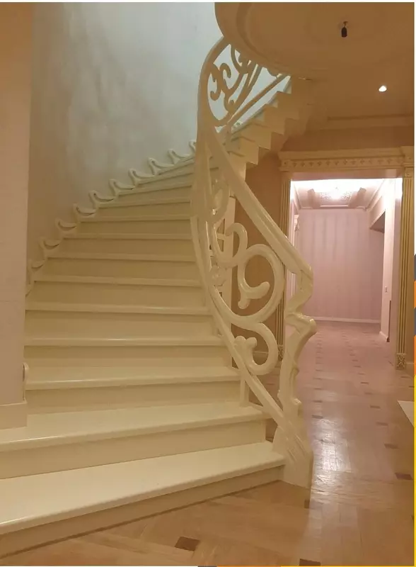 Лестница из массива дерева. Класс "Премиум" - по запросу