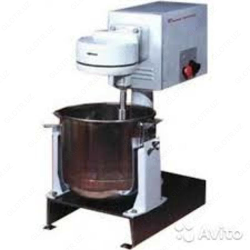 UKM-14 (MV-25) urish va aralashtirish uchun mashina.