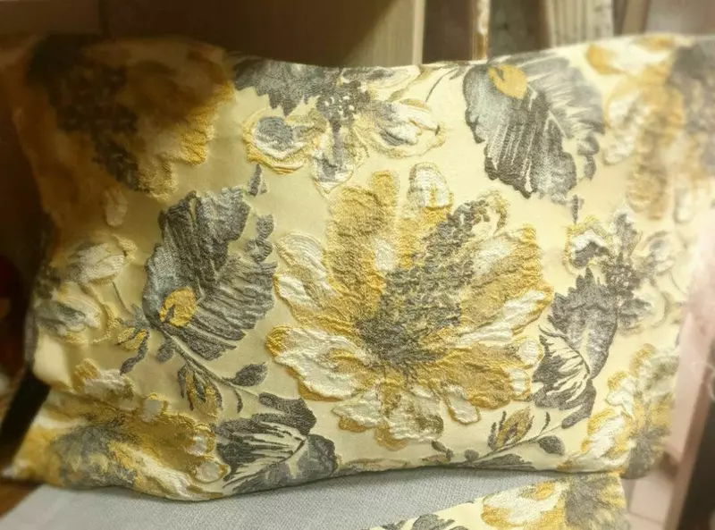 Dekorativ yostiq sumkasi