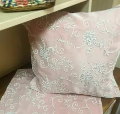 Dekorativ yostiq sumkasi