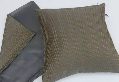 Dekorativ yostiq sumkasi