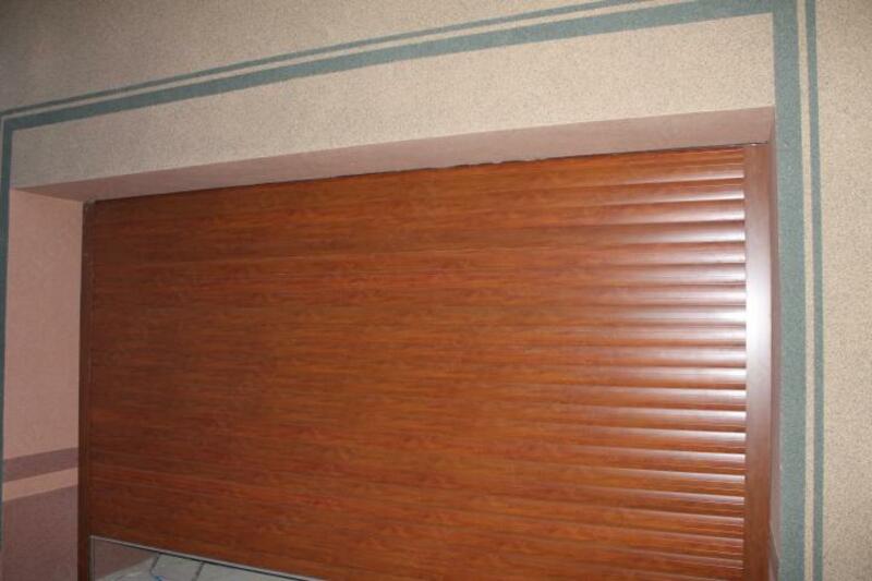 Роллетные ворота и рольставни.