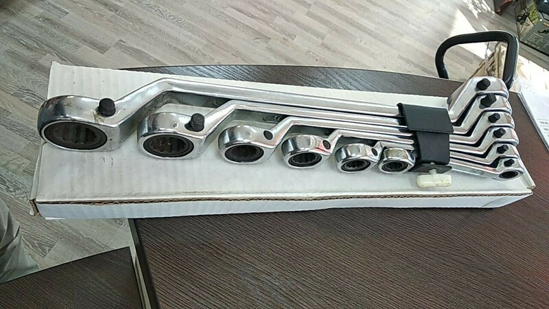 Набор накидных гаечных ключей