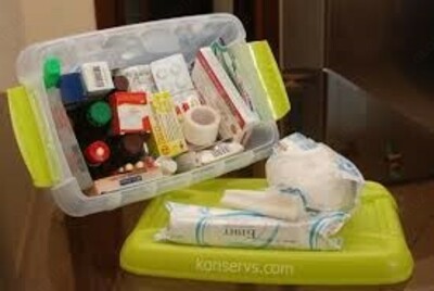 Аптечка для оказания первой помощи.