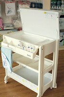 Пеленальный столик с ванночкой