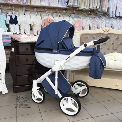 Коляска для прогулок Adamex 3 в 1 сине - белый цвет