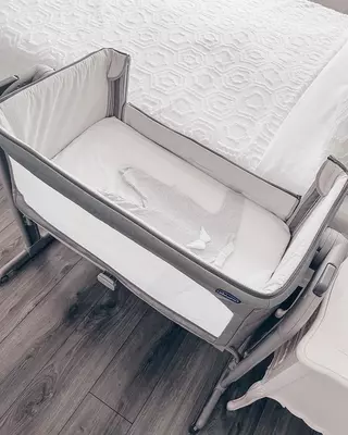 Приставная кроватка Chicco Next2Me Magic