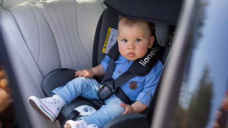 Lionelo LO-Bastiaan Red avtomobil o'rindig'i (Polsha),  360 °aylanish, (0-36 kg)