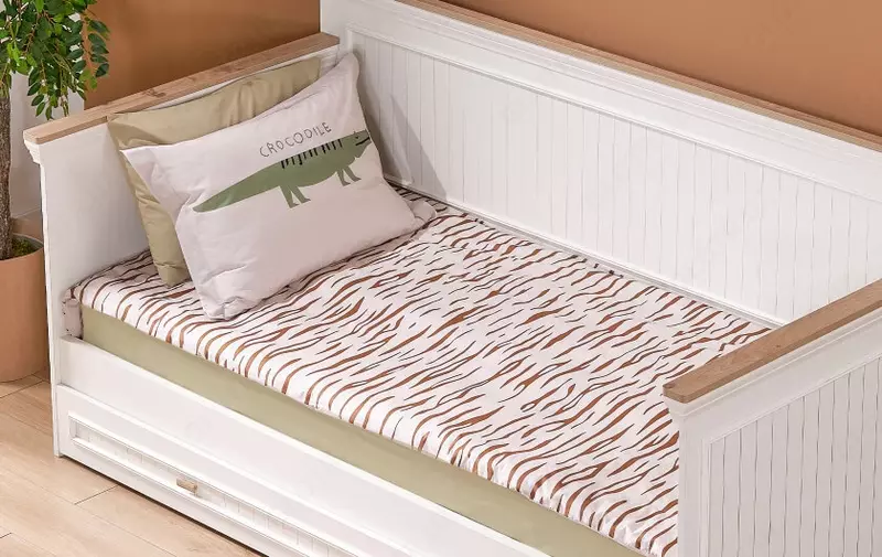 Almila tomonidan "Monte" toddler kollektsiyasining divan karavoti, (Turkiya)