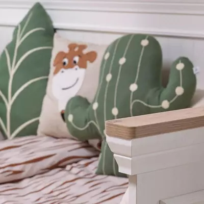 Almila toddler + Tente-dan Safari olinadigan tomoni bilan "Monte" to'shagi