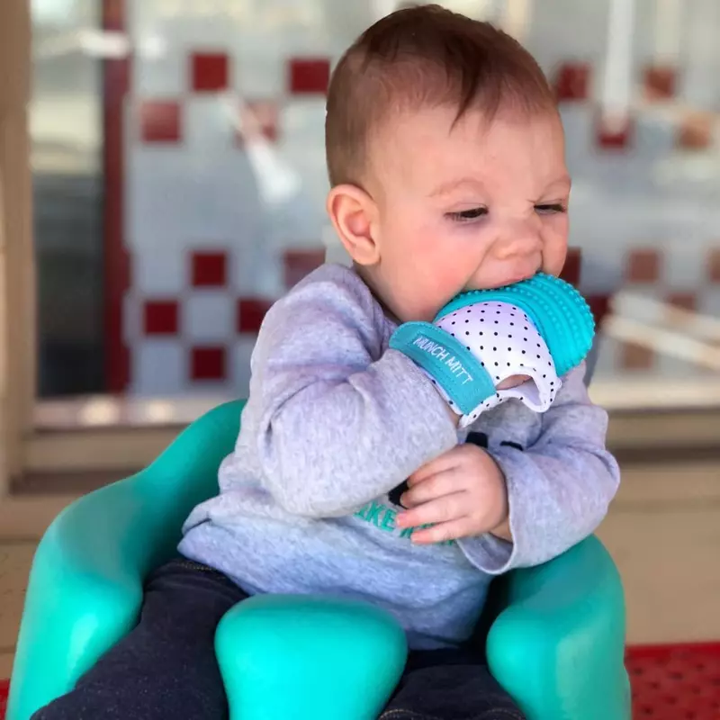 Tish-kemiruvchi kichkintoylar uchun Mitten