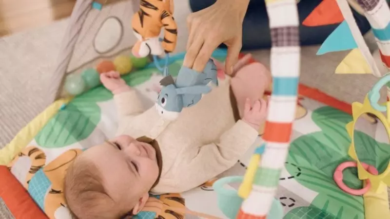 BRIGHT STARS "WINNIE THE POOH AND FRIENDS" o'quv gilamchasi tug'ilgandan boshlab