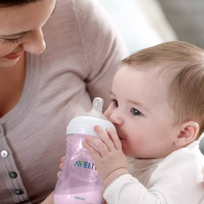 Philips Avent Набор бутылочек Natural 2х125 мл, 2х260 мл, щеточка и пустышка 6 шт.