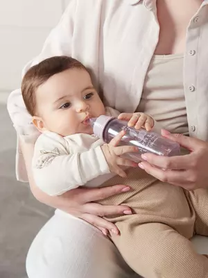 Бутылочка антиколиковая для кормления с силиконовой соской Happy baby (Великобритания) 250 мл