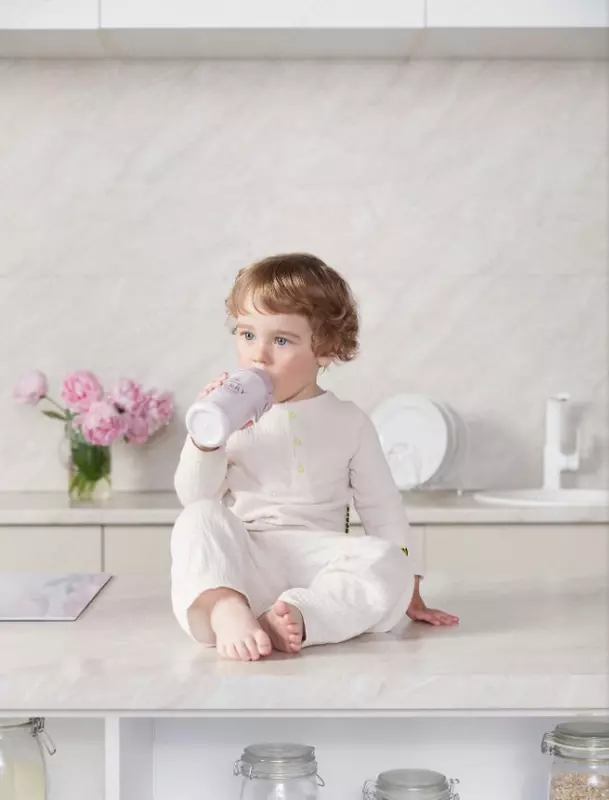 Happy baby kiyim pinli ichimlik idishi, 360 ml. (Buyuk Britaniya)