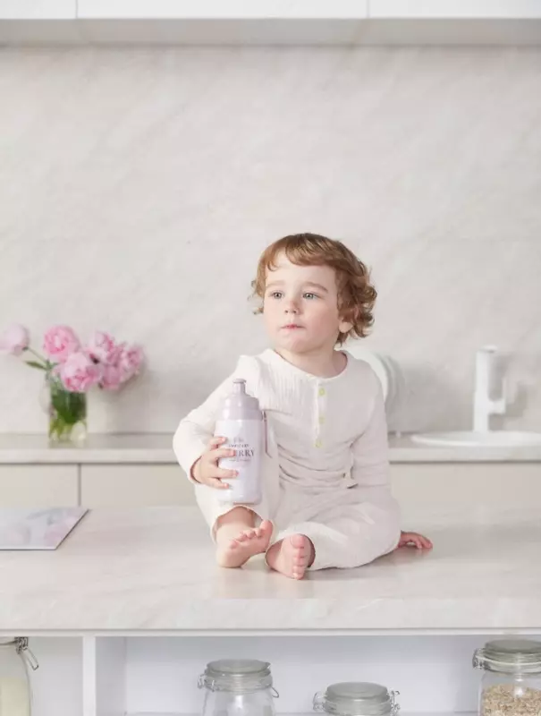 Happy baby kiyim pinli ichimlik idishi, 360 ml. (Buyuk Britaniya)