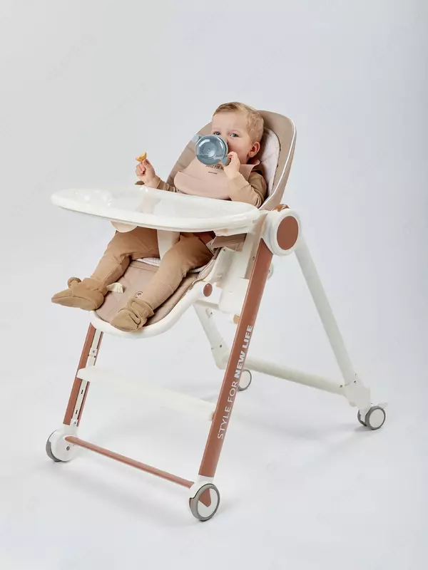 Happy Baby "BERNY V2" oziqlantirish kafedrasi (Buyuk Britaniya)