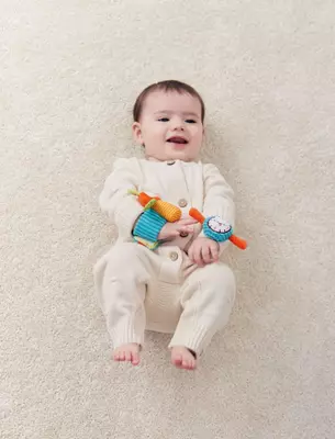 Погремушка ВЕСЁЛЫЕ ЧАСИКИ | Happy baby (Великобритания)