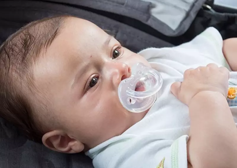 Пустышка ортодонтическая 🇮🇹Nuvita baby (Италия) Orthosoft Light 0м+ светится в темноте прозрачная