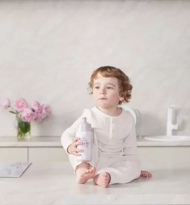 Happy baby kiyim pinli oziqlantiruvchi (Buyuk Britaniya), 360ml. 12m+