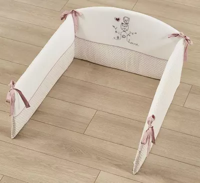 Almila Mia choyshablar to'plami va yon tomonlari (Turkiya)