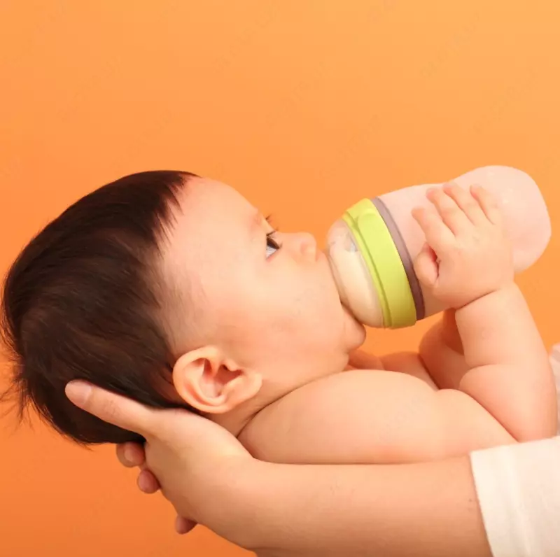 Comotomo oziqlantirish shishasi-yashil (150 ml)