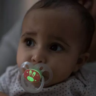 Пустышка Dr Brown's Advantage ночная с крышкой 6-18 месяцев 2шт Розовый