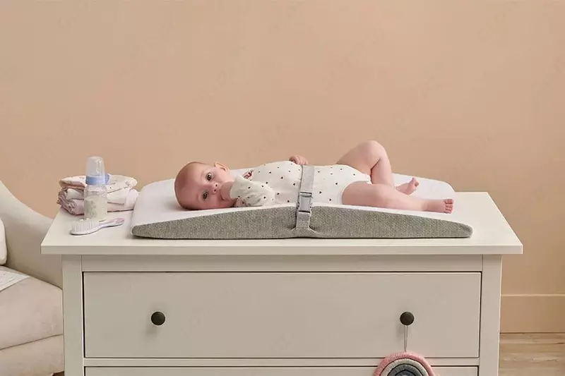 Gigienik va amaliy tozalangan chaqaloq ozgaruvchan toshak Cleanped