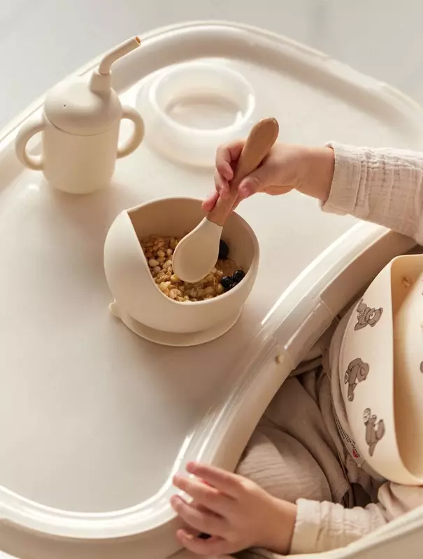 Набор посуды для детей: миска на присоске и ложка (milky, 15064)