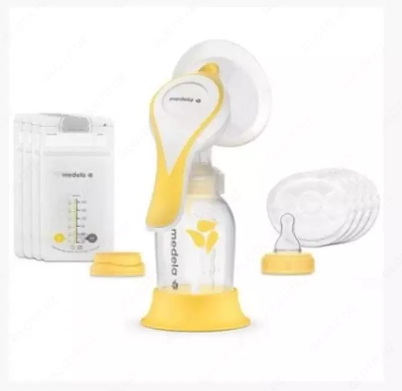Medela Молокоотсос HARMONY Essentials (бутылка 150 мл, соска сил, 4 пакета д/сбора молока, 4 ультрат. прокладки впитывающие)
