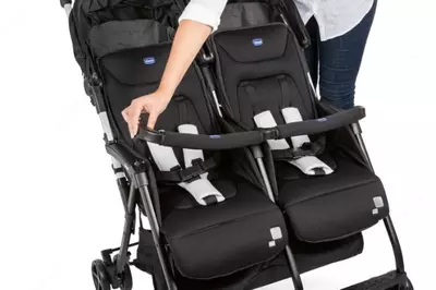 Bolalar aravachasi CHICCO GLEE PLAYFUL BLACK