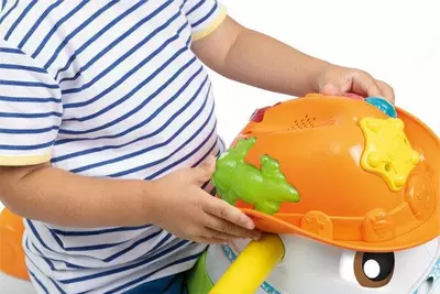 Лошадка-каталка CHICCO TOY BABY RODEO & FRIENDS