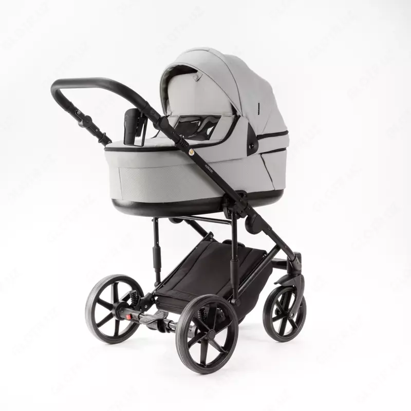 Детская коляска 2-в-1 "Adamex" Locco Light Deluxe LL-SA3 (Польша) Светло-серая/черная