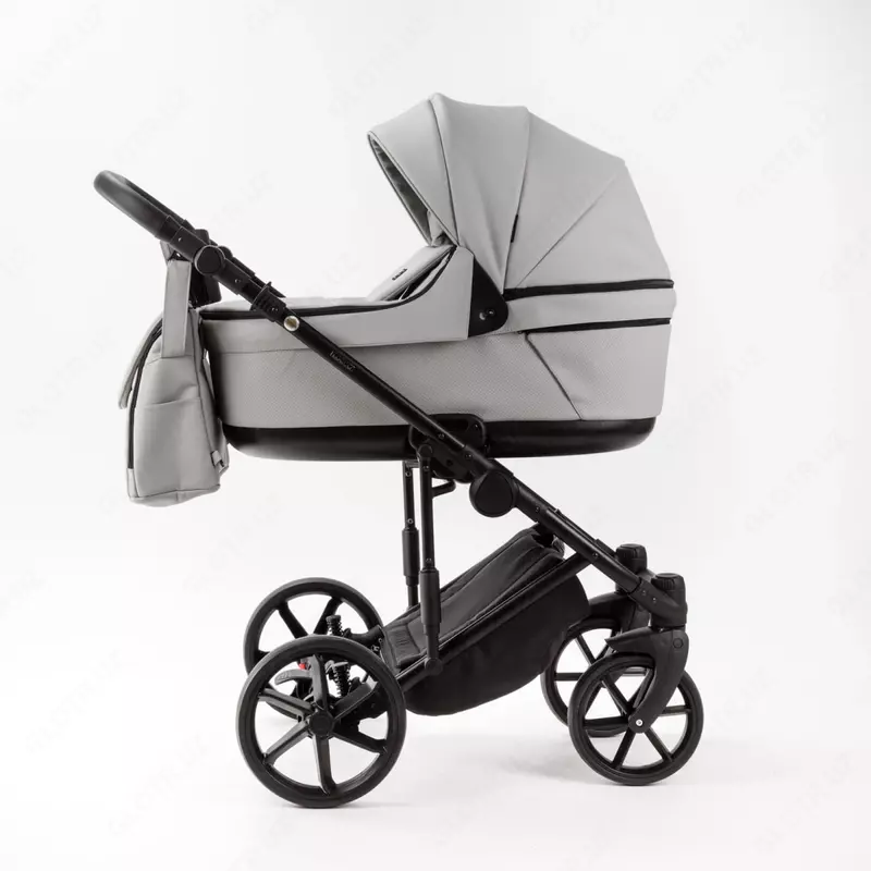 Детская коляска 2-в-1 "Adamex" Locco Light Deluxe LL-SA3 (Польша) Светло-серая/черная