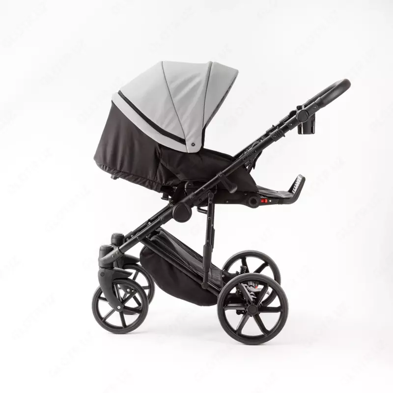 Детская коляска 2-в-1 "Adamex" Locco Light Deluxe LL-SA3 (Польша) Светло-серая/черная