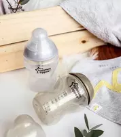 Стильные и очень удобные бутылочки от Tommee Tippee