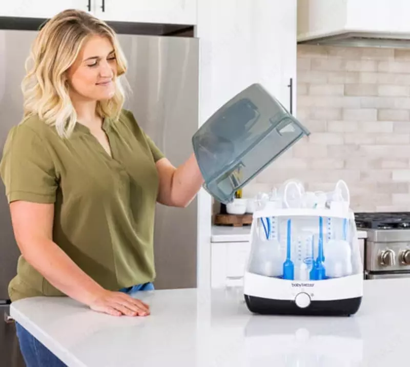 Сверхбыстрый стерилизатор и сушилка для детских бутылочек "Baby Brezza" 10 мин. (Арт. - BRZ0083) Черный/белый