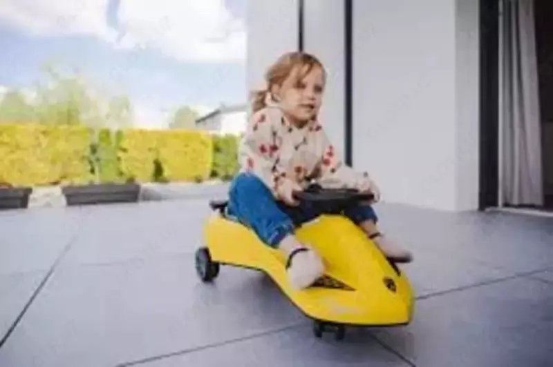 Детский автомобиль-каталка "Adamex" Lamborghini Gravity Ride-On (Черный/Желтый)