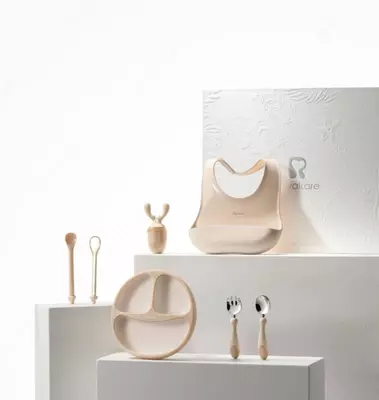 Birinchi ovqatlantirish bosqichi uchun sovg‘a to‘plami