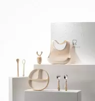 Birinchi ovqatlantirish bosqichi uchun sovg‘a to‘plami