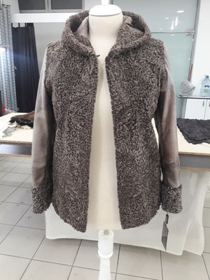 Жакет из меха каракула