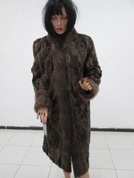 Шуба из кусков меха каракуля цвет сур длина 115 см
