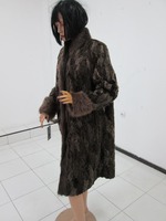 Шуба из кусков меха каракуля цвет сур длина 115 см - от 2 895 750 сум