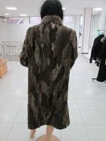 Шуба из кусков меха каракуля цвет сур длина 115 см Только в розницу