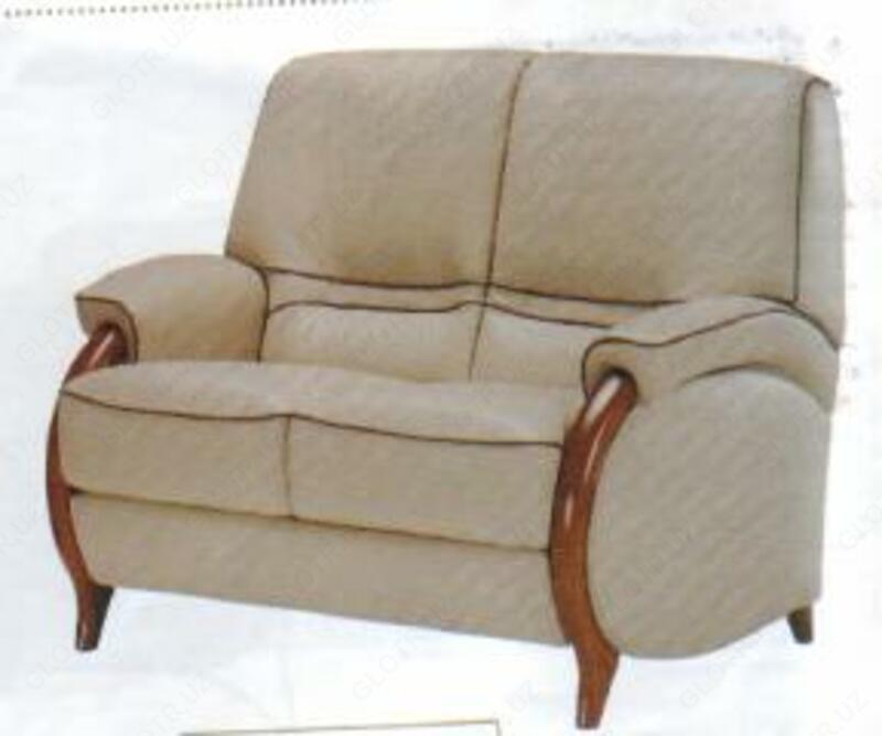 Yashash xonasi uchun divanlar