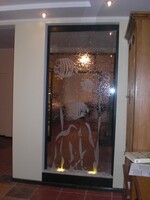 Водопады по стеклу